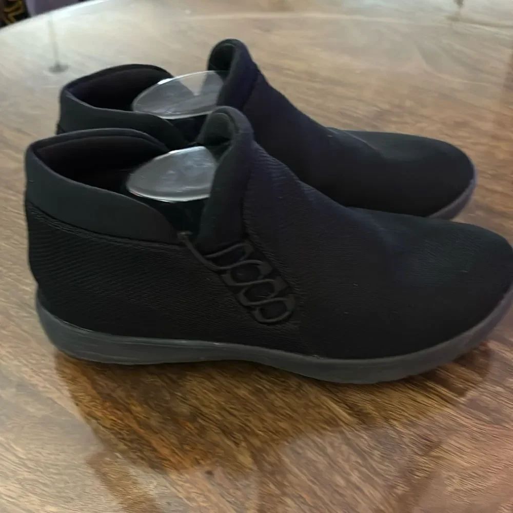 Clarks Cloudsteppers Adella Pine Booties size 10 wide